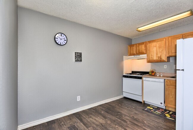 Photo - Heatherstone Apartments