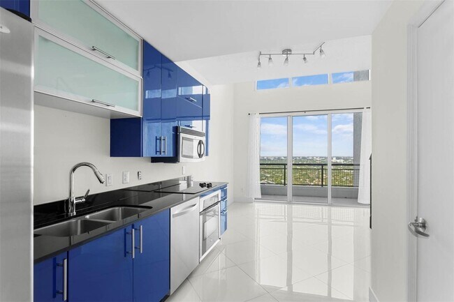 Photo - 60 SW 13th St Unidad 3213