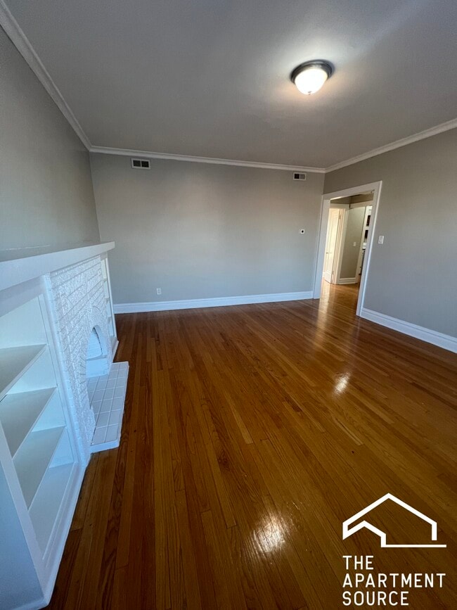 Photo - 2140 Clarence Ave Unit 2S