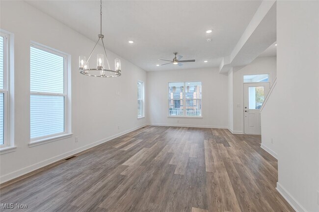 Photo - 2253 E 97th St