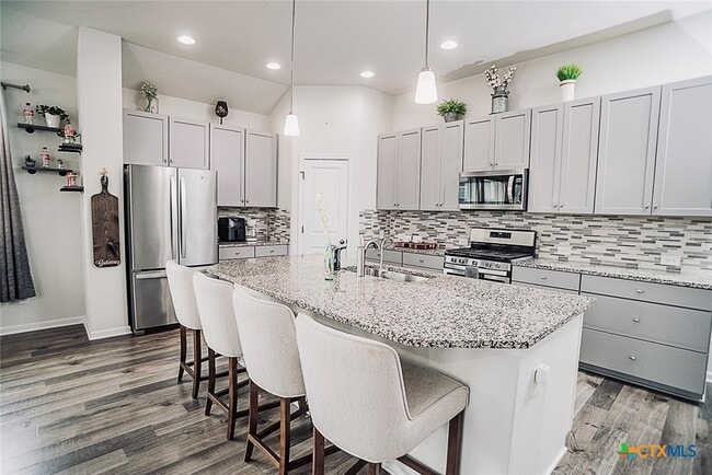 Photo - 688 Bridgestone Way