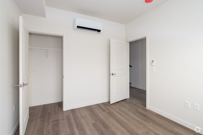 3BR, 2BA - 1606SF - Bedroom - River Landing Townhome Collection