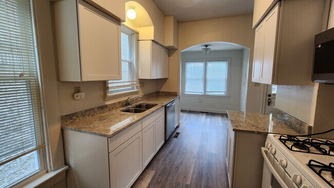 Photo - 2173 Indianola Ave