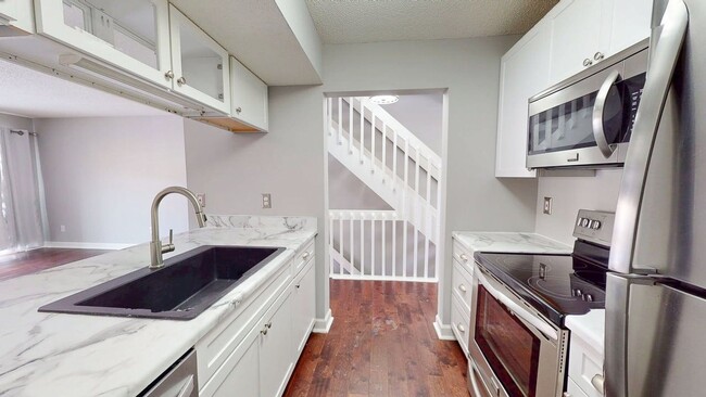 Photo - 2002 Jasper Ln