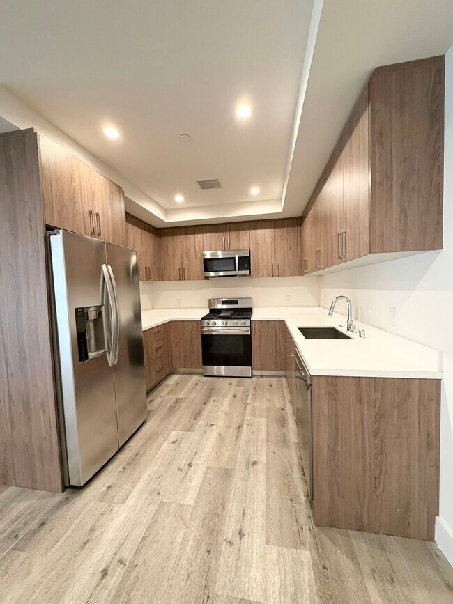 Photo - 5923 Laurel Canyon Blvd Unidad 301