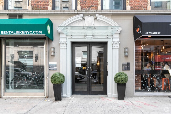 Photo - 40 W 55th St