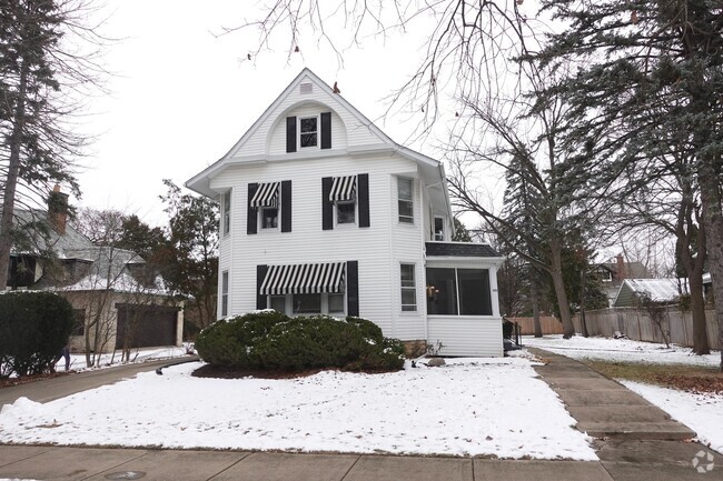 Building Photo - 1111 Garfield Ave Rental