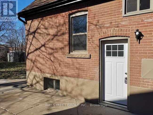 Photo - 366 E 23rd St