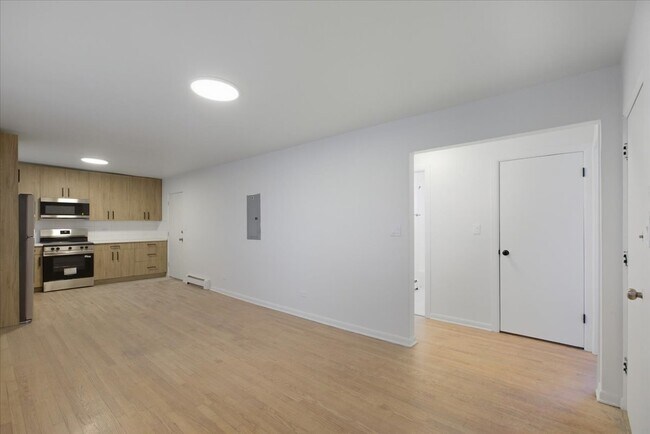 Photo - 7357 N Winchester Ave Unit 2M