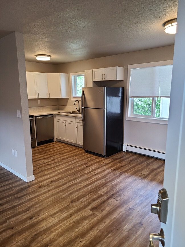 Building Photo - 2810 W Northern Lights Blvd Unit 11