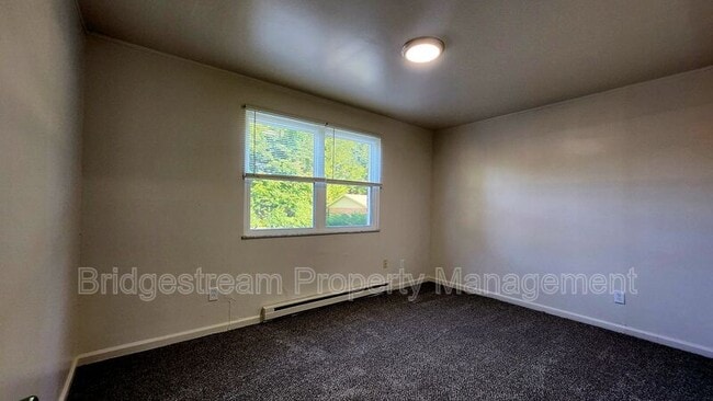 Photo - 441 N Broadway St
