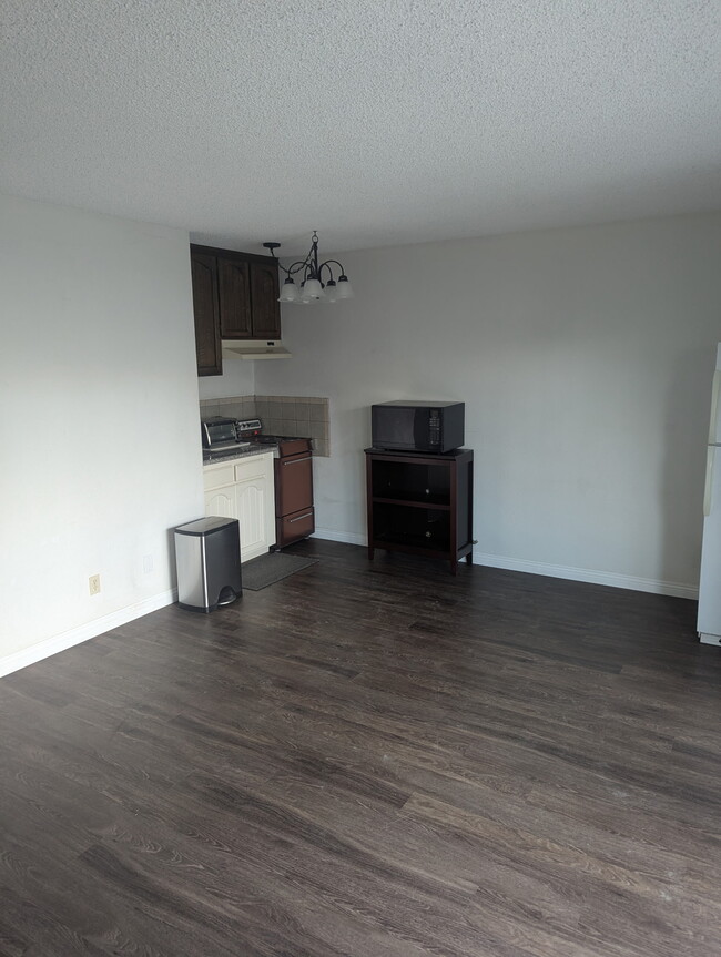 Photo - 1702 Wollacott St Unidad Wollacott Apartment