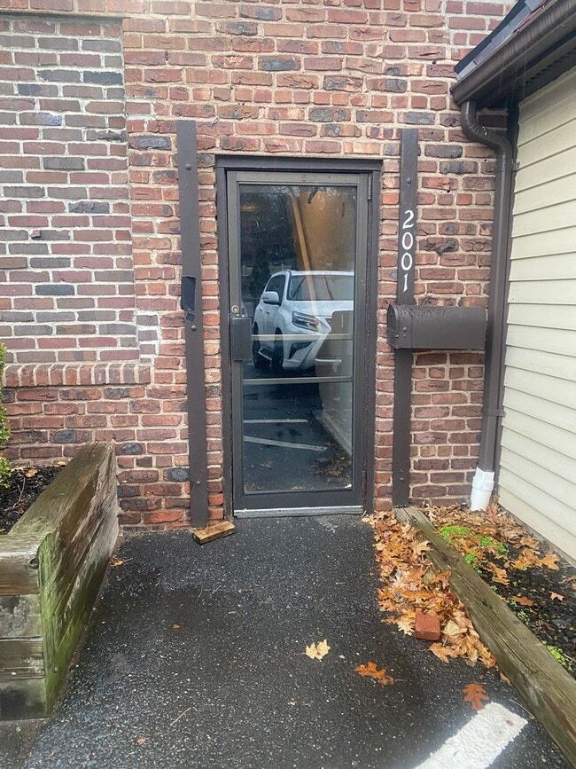 Building Photo - 2001-2nd floor Unit B