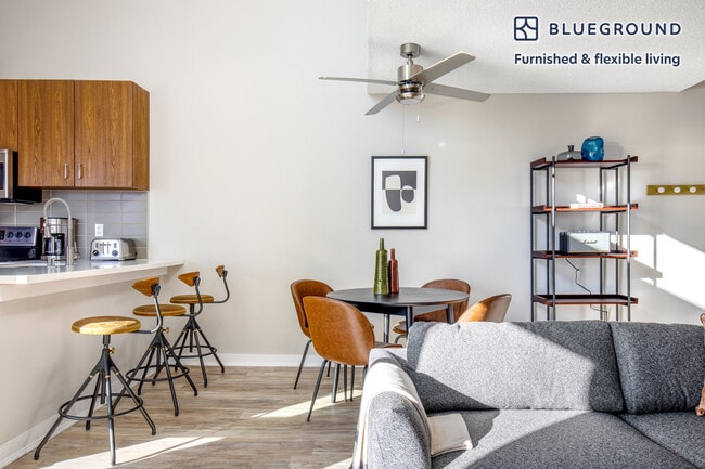 Photo - 615 S Catalina Ave Unidad FL3-ID397