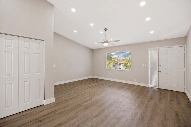 Photo - 707 Neapolitan Way