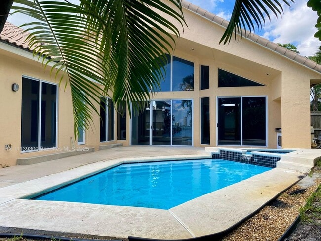 Photo - 400 Corsair Dr