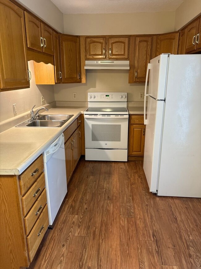 Photo - 2 Bedroom, 1.5 Bath Townhouse in Clinton, IA