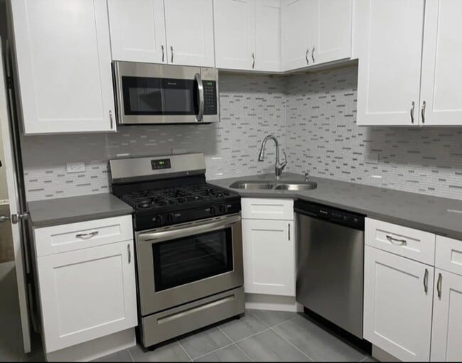 Photo - 6035 S Loomis Blvd Unit 6035