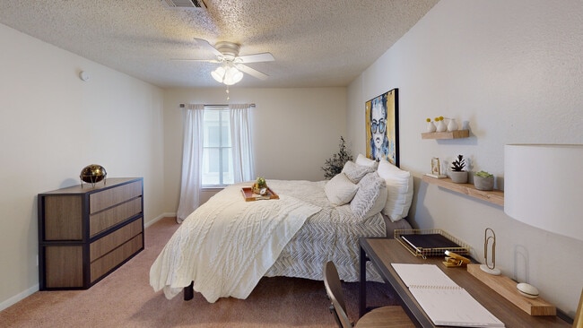 Dormitorio - The Landing College Station