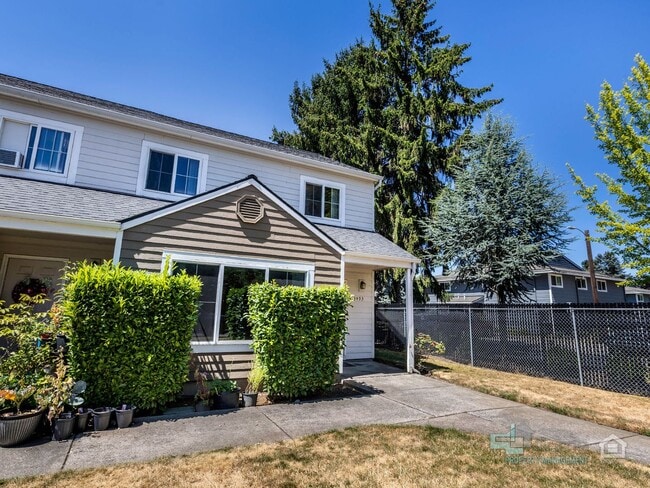 Photo - 3489-3493 - Der-Chen Unit 3493 - Hawthorne