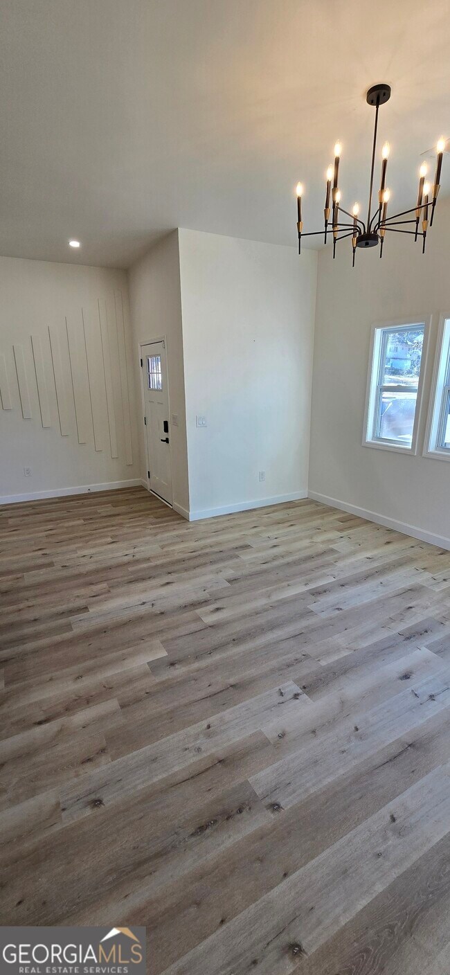 Photo - 639 Ozburn Rd NW