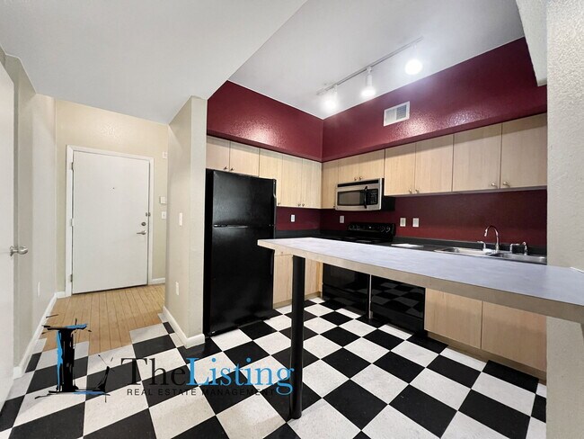 Photo - 2411 W Horatio St Unit 532