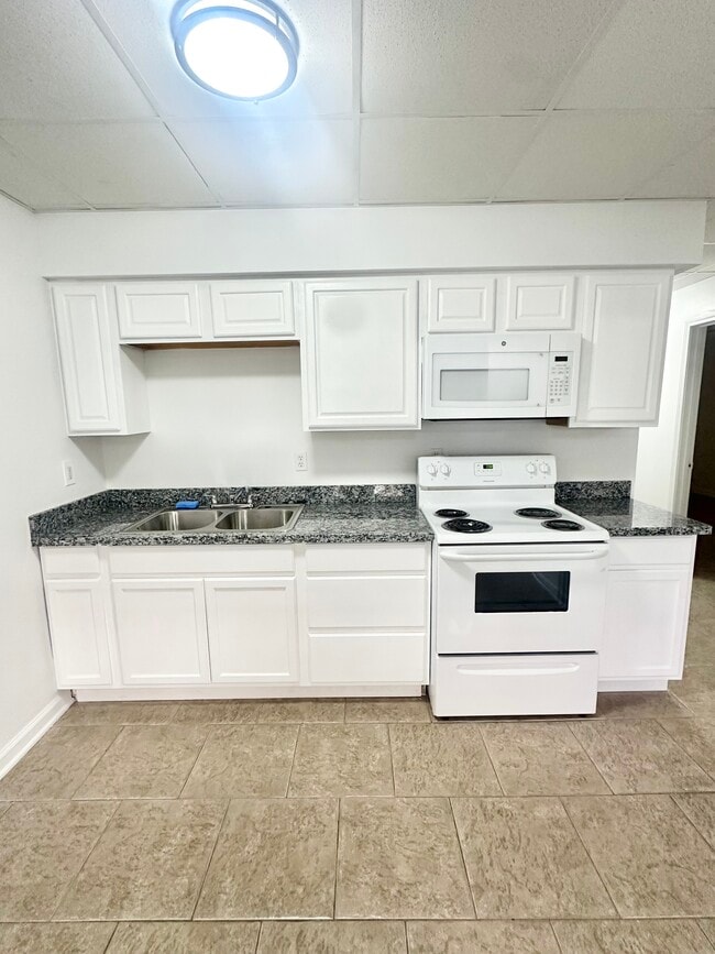 Building Photo - Jean Lafitte Rental