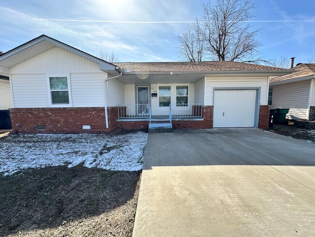 Updated 3-Bedroom, 1.5-Bath Home in NW OKC! - Updated 3-Bedroom, 1.5-Bath Home in NW OKC!