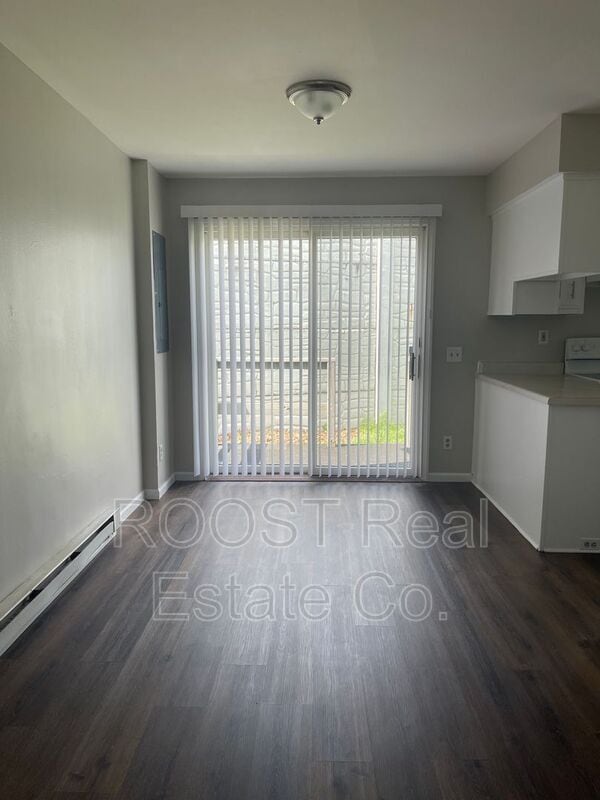 Photo - 1107 Sidney St