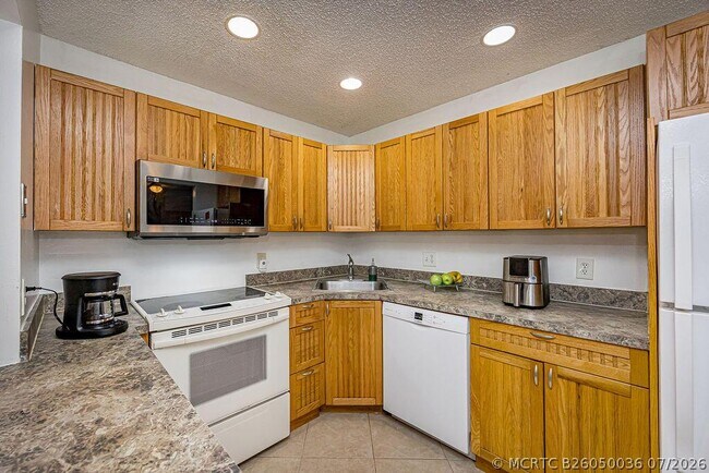 539 Shady Pine Way