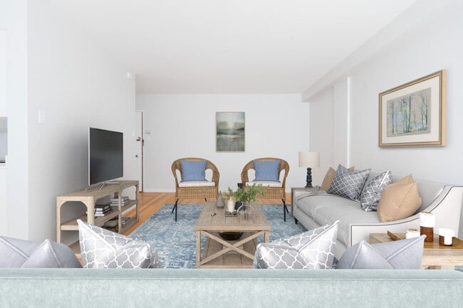 Building Photo - Hollies Unit 00215