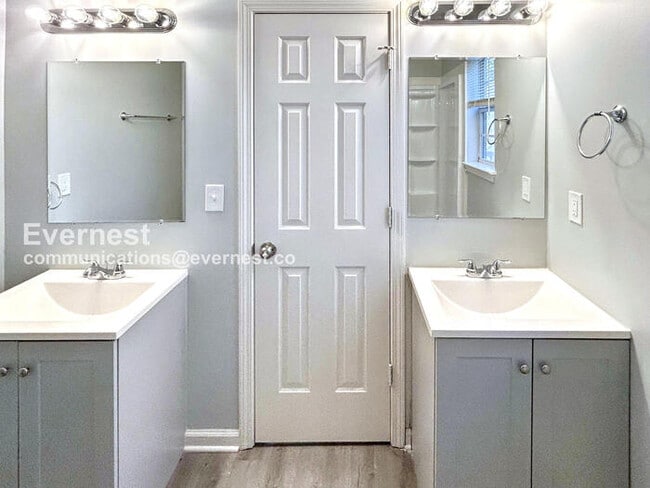 Photo - 30 Oak Grove Ln NW