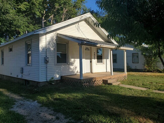 Photo - Adorable 2 bedroom, 1 bathroom home!