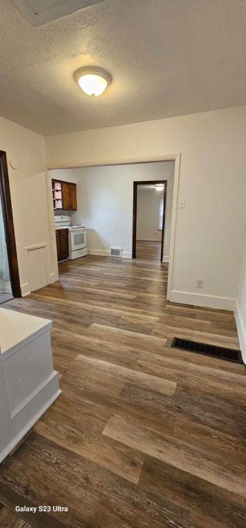 Photo - 6 E Morehead Ave