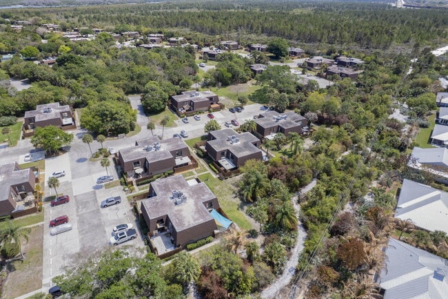 Building Photo - 5674 SE Riverboat Dr