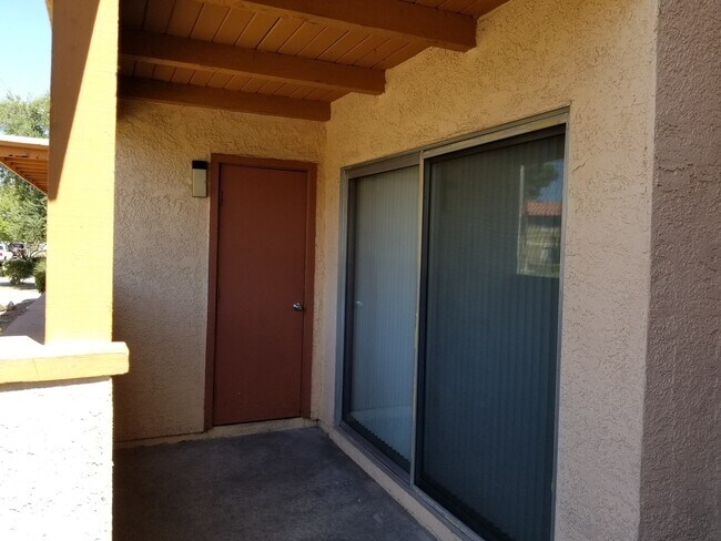 Photo - *HCVP considered*DOWNSTAIRS 1BD 1BA CONDO!