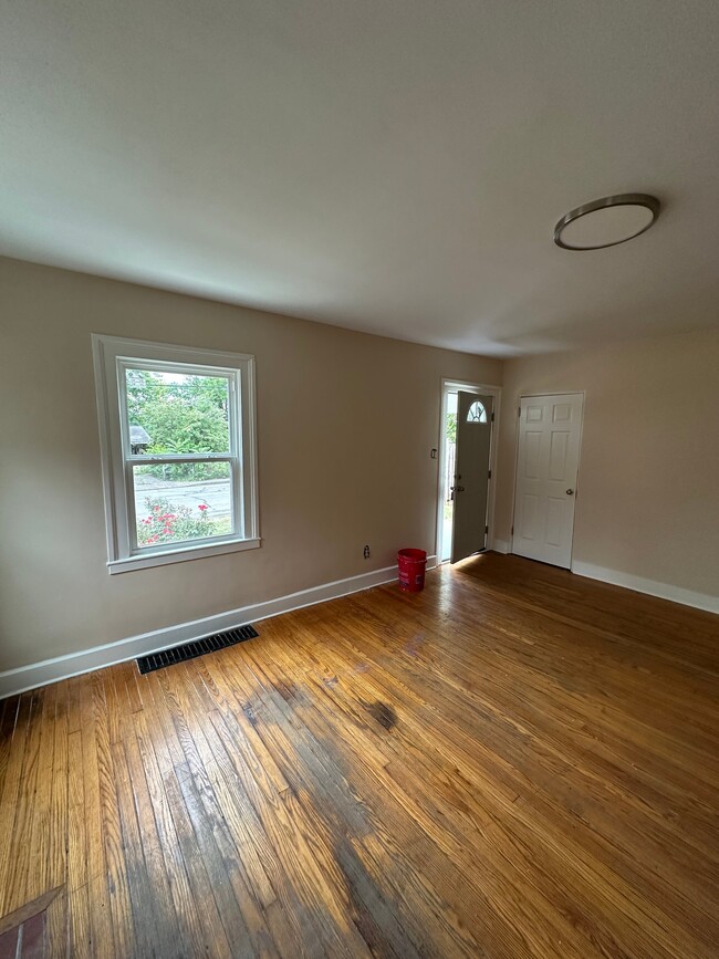 Photo - 1211 Liggett St