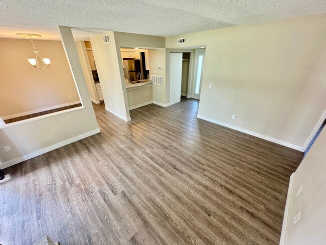 Photo - 10919 Harrowfield Rd