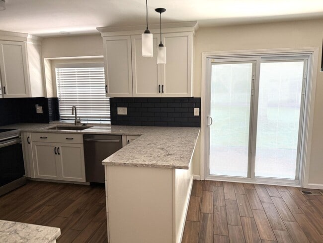 SEE IT NOW: Updated 3-Bed, 2-Bath Home in ... - SEE IT NOW: Updated 3-Bed, 2-Bath Home in ...