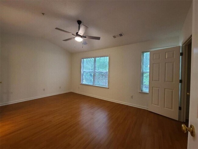 Photo - 2175 Whitestone Pl