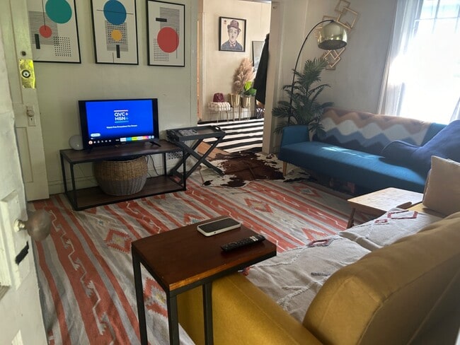 Building Photo - 410 Cascadilla St