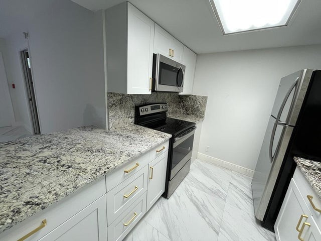 Building Photo - 616 Executive Center Dr