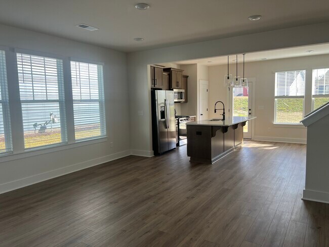 Photo - 1327 Maplesmith Wy