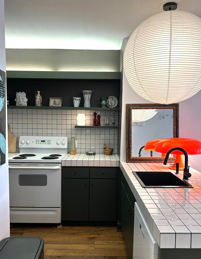 Photo - 631 D St NW Unidad 732