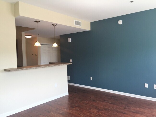 Photo - Morton Grad Apartments