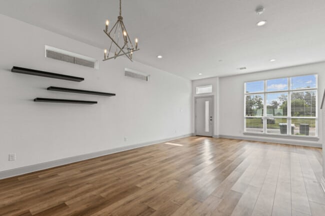 Photo - 3136 Wayside Ave