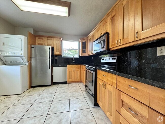 Building Photo - 11232 SW 12th St Unit 202 Rental