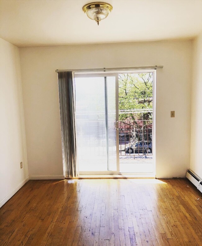 Photo - 4334 Baychester Ave