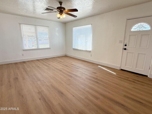 Photo - 2817 N 30th Pl