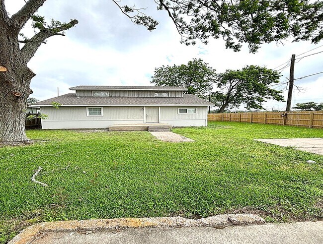 Photo - 228 Orange St